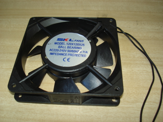 VENTILATOR KVADRATNI 120*120 220V