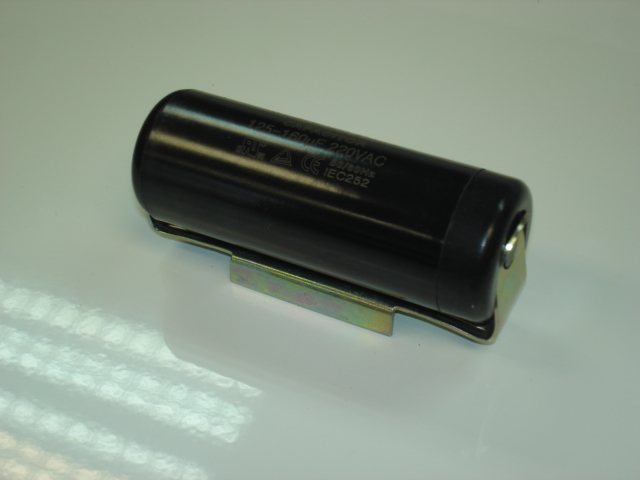 RAZ2KOND12 KONDENZATOR 125-160uF