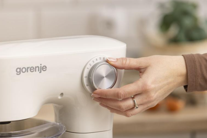 746237 KUHINJSKI ROBOT GORENJE MMC800WS