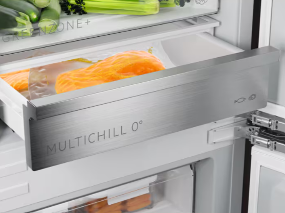 925573003 HLADNJAK AEG TC9 VS181BC