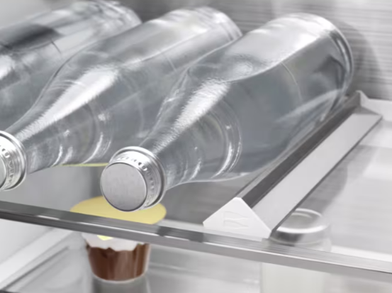 925573003 HLADNJAK AEG TC9 VS181BC