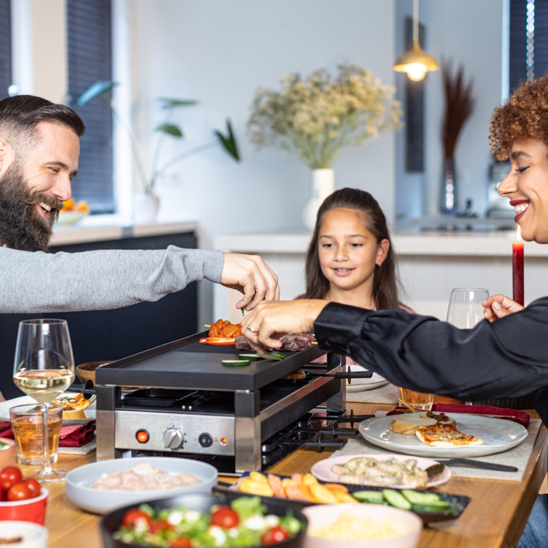 SOL97761 ROŠTILJ ELEKTRIČNI SOLIS RACLETTE & PIZZA ZA 8 SOL 97761